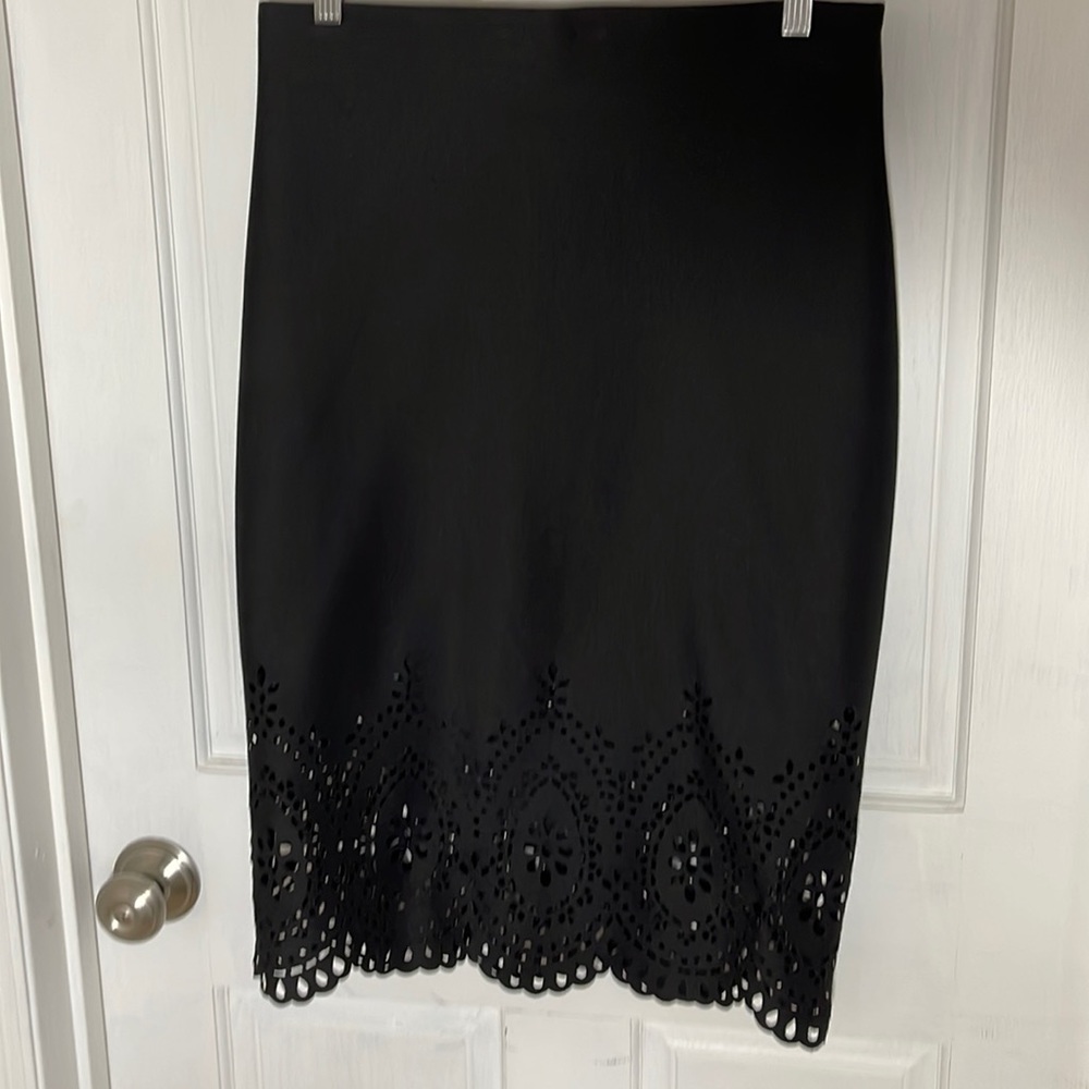Joseph Ribkoff black stretch pencil skirt with cutout detail size 8